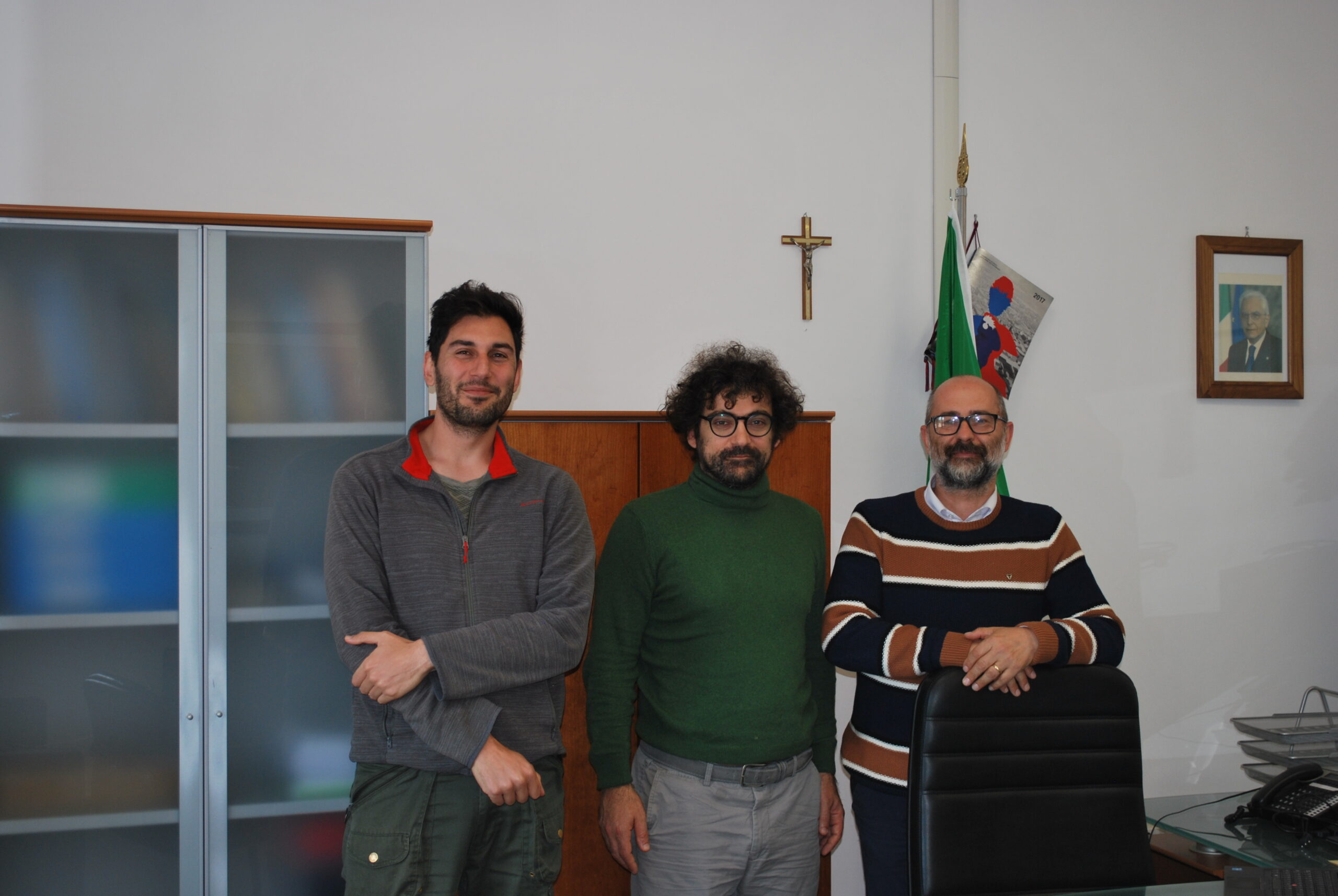 Il commissario Fiorello Casale insieme ai ricercatori Edoardo Vanni e Federico Saccoccio